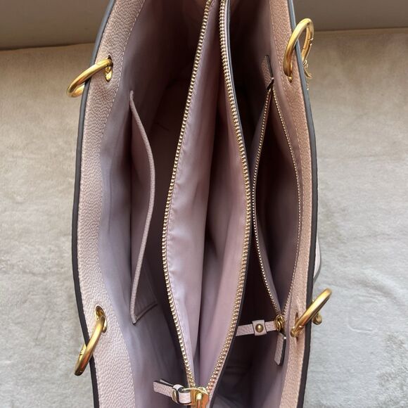 Tory Burch Everly  Shell Pink Pebble Leather Tote Handbag Gold Hardware Designer - Picture 6 of 16